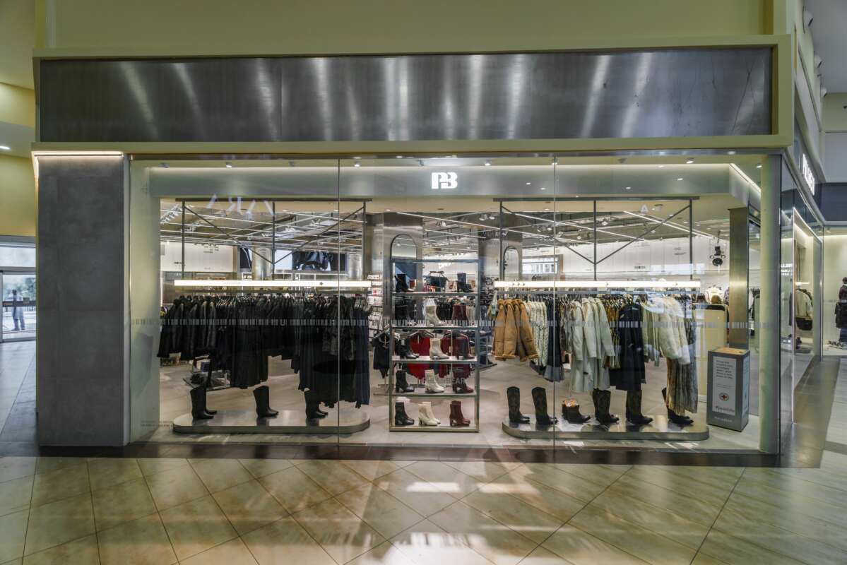 Pull Bear Between Text Photo 10sept25